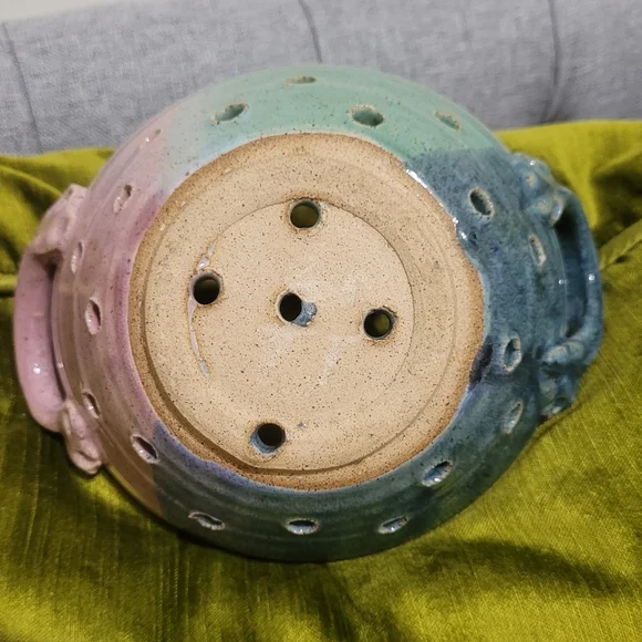 Handcrafted Ceramic Pottery Colander Strainer Berries Fruit Bowl - Picture 7 of 7